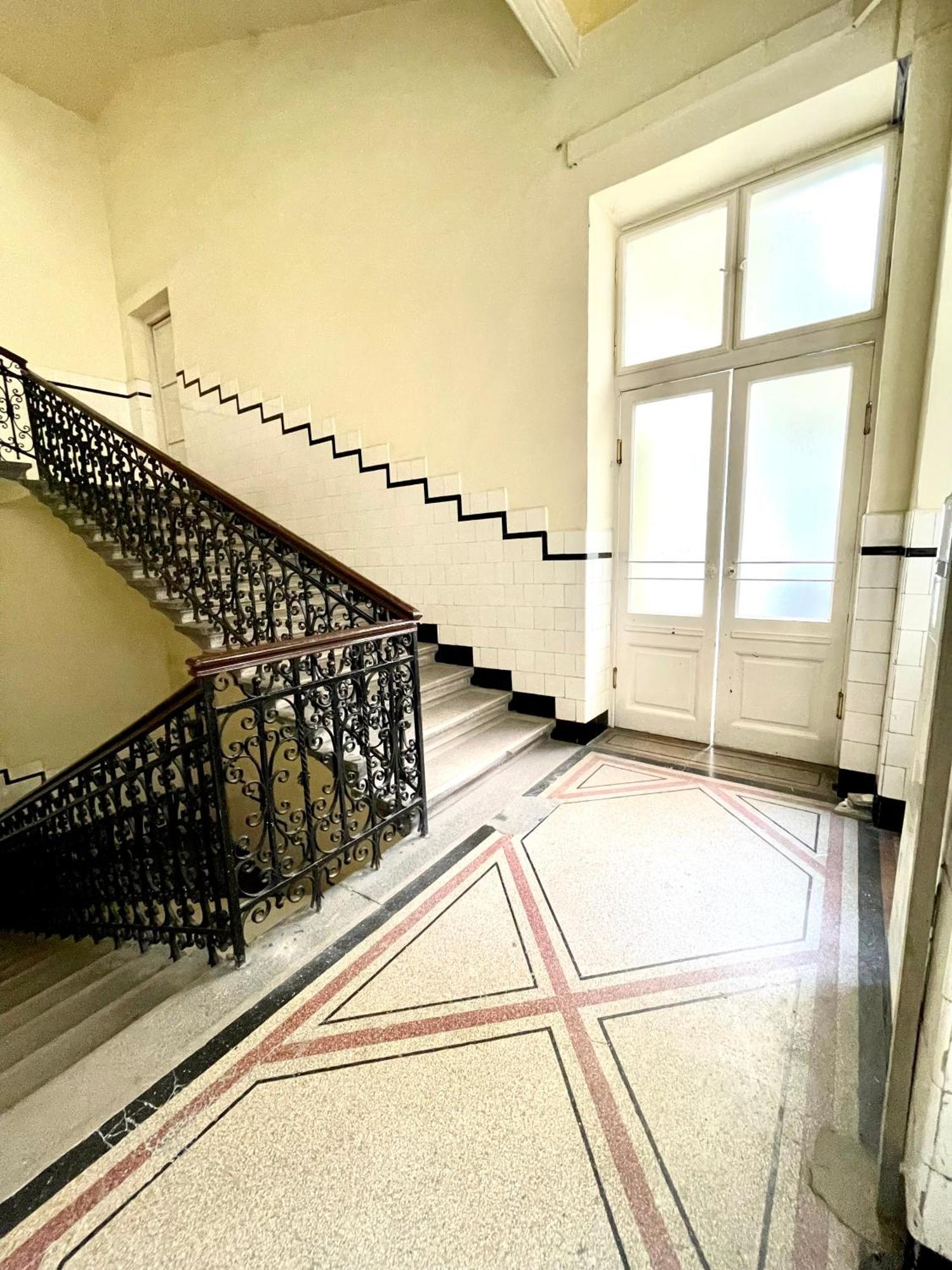 Amazing Swedish 3 In The Center * Budapest