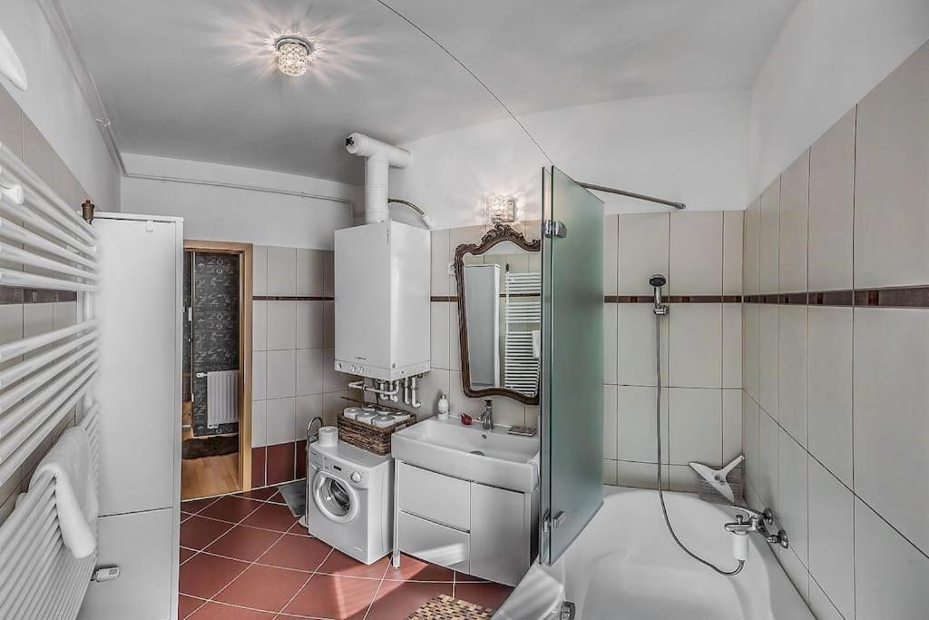 Charming Castle View With Giant Balcony Apartman