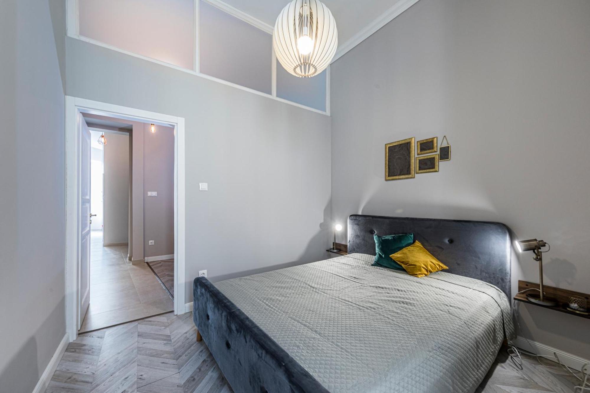 2bdr+2a/c+for Long Term Too+large Flat+quiet+soho! Appartamento *