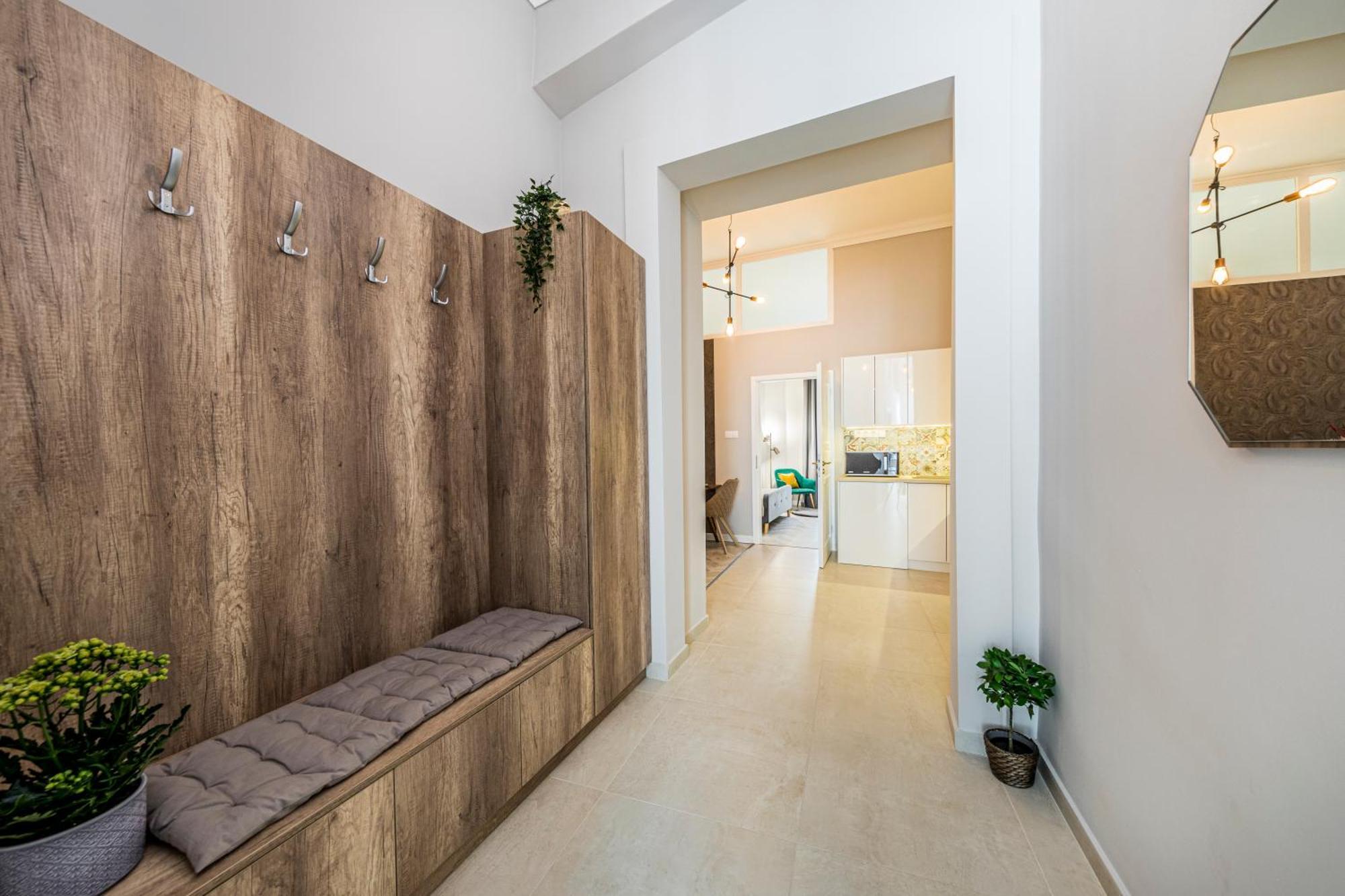 Appartamento 2bdr+2a/c+for Long Term Too+large Flat+quiet+soho! Budapest