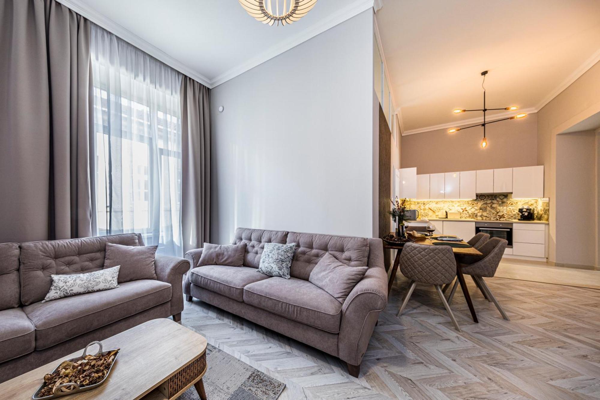 Appartamento 2bdr+2a/c+for Long Term Too+large Flat+quiet+soho! Budapest