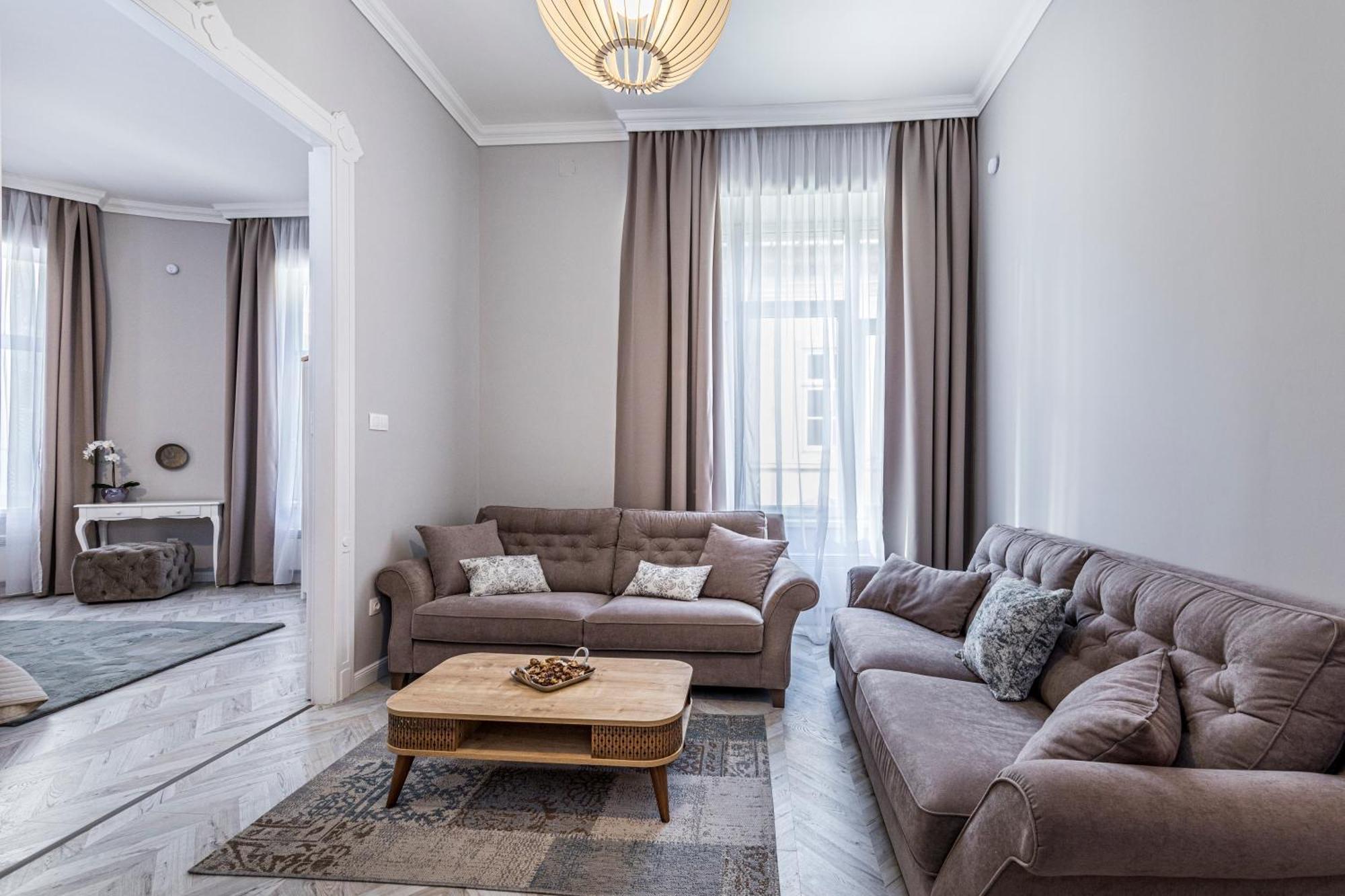 Appartamento 2bdr+2a/c+for Long Term Too+large Flat+quiet+soho! *