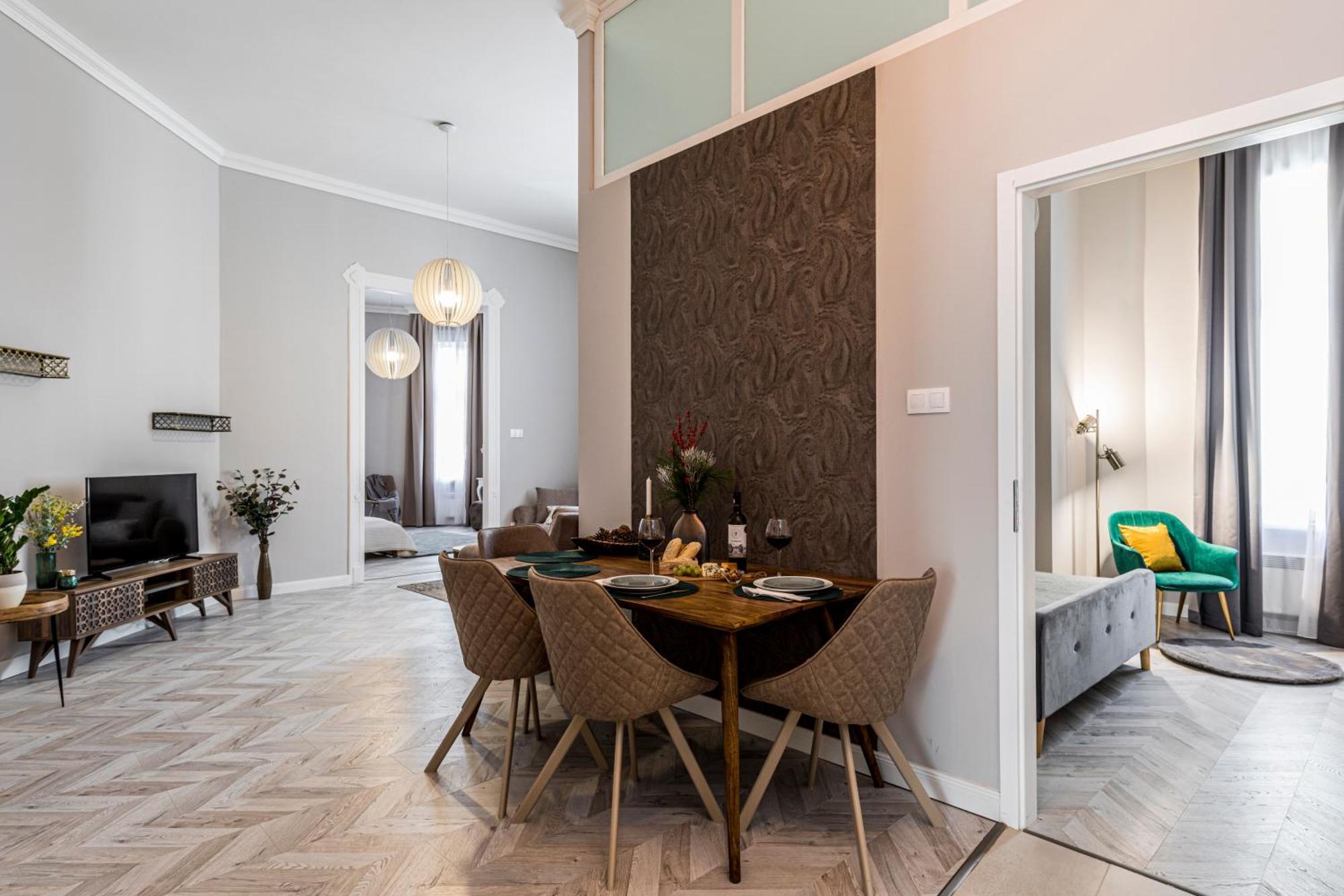 Appartamento 2bdr+2a/c+for Long Term Too+large Flat+quiet+soho! *