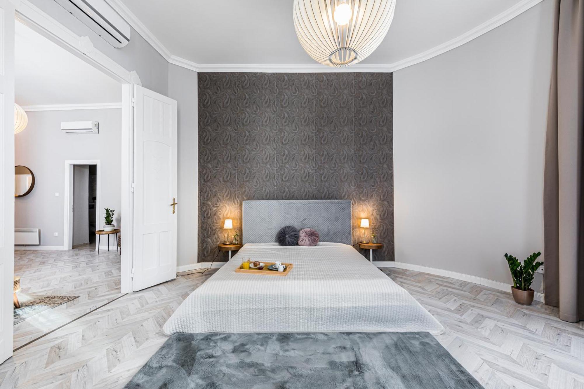 Appartamento 2bdr+2a/c+for Long Term Too+large Flat+quiet+soho! *