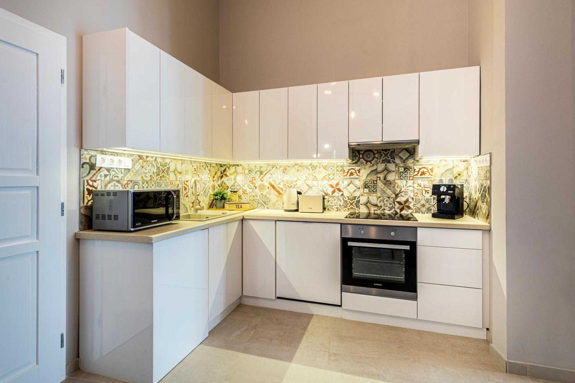 Appartamento 2bdr+2a/c+for Long Term Too+large Flat+quiet+soho! *