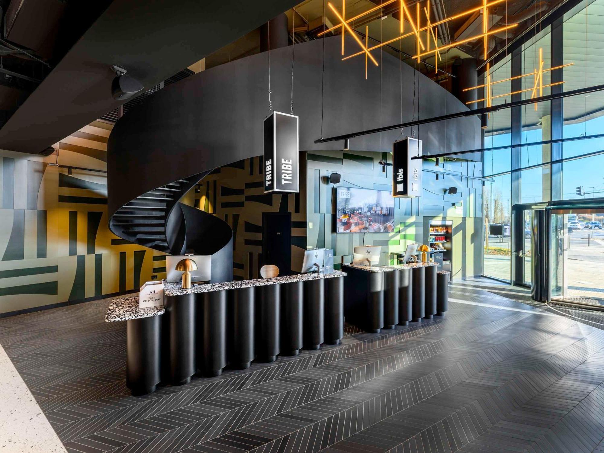 Hotel Ibis Stadium 3*