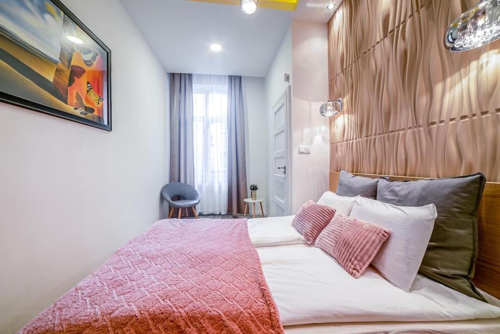 4 Seasons Of Love - Luxury 3-bedroom City Apartmán Budapest