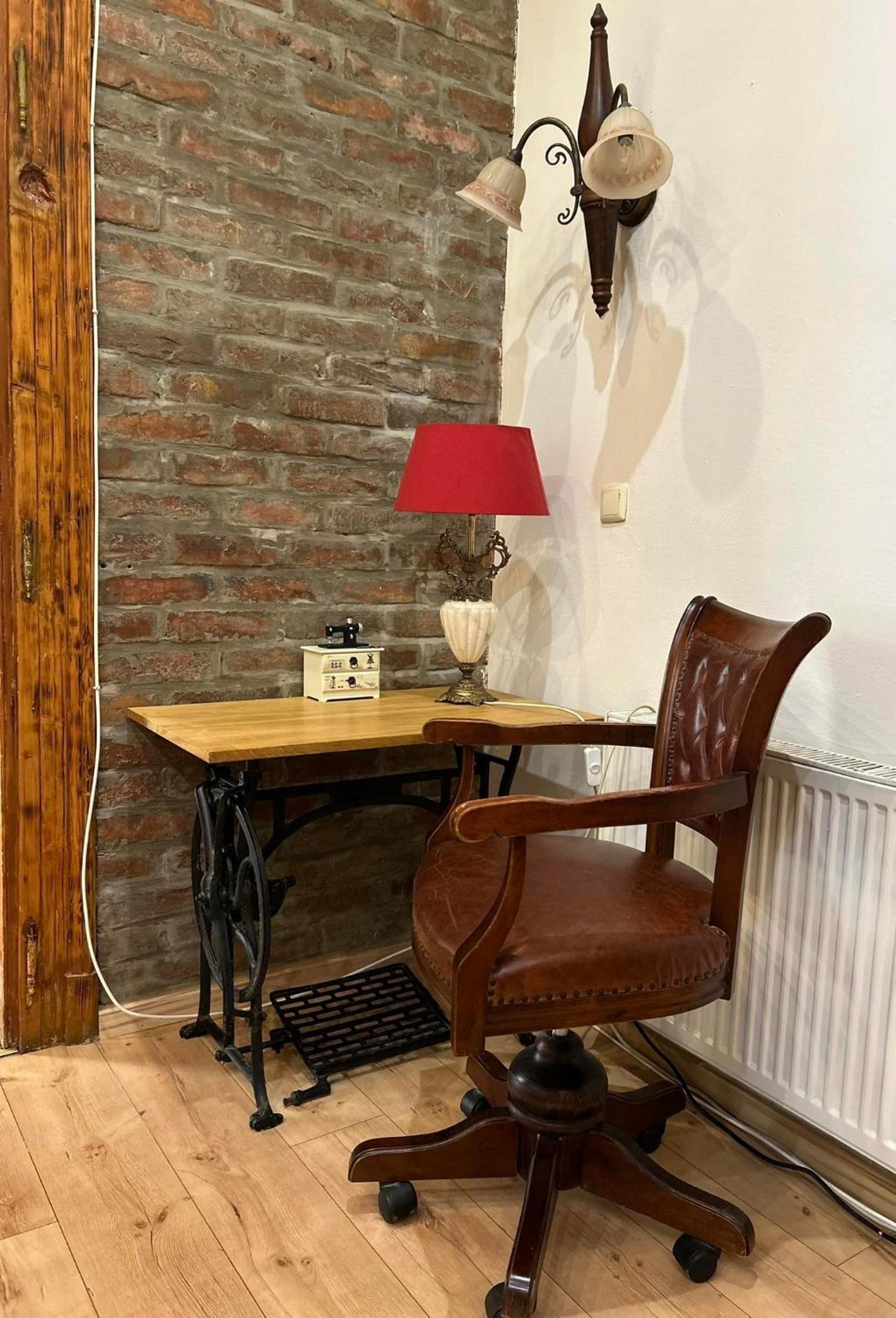 Rustic In The Jewish Quarter *