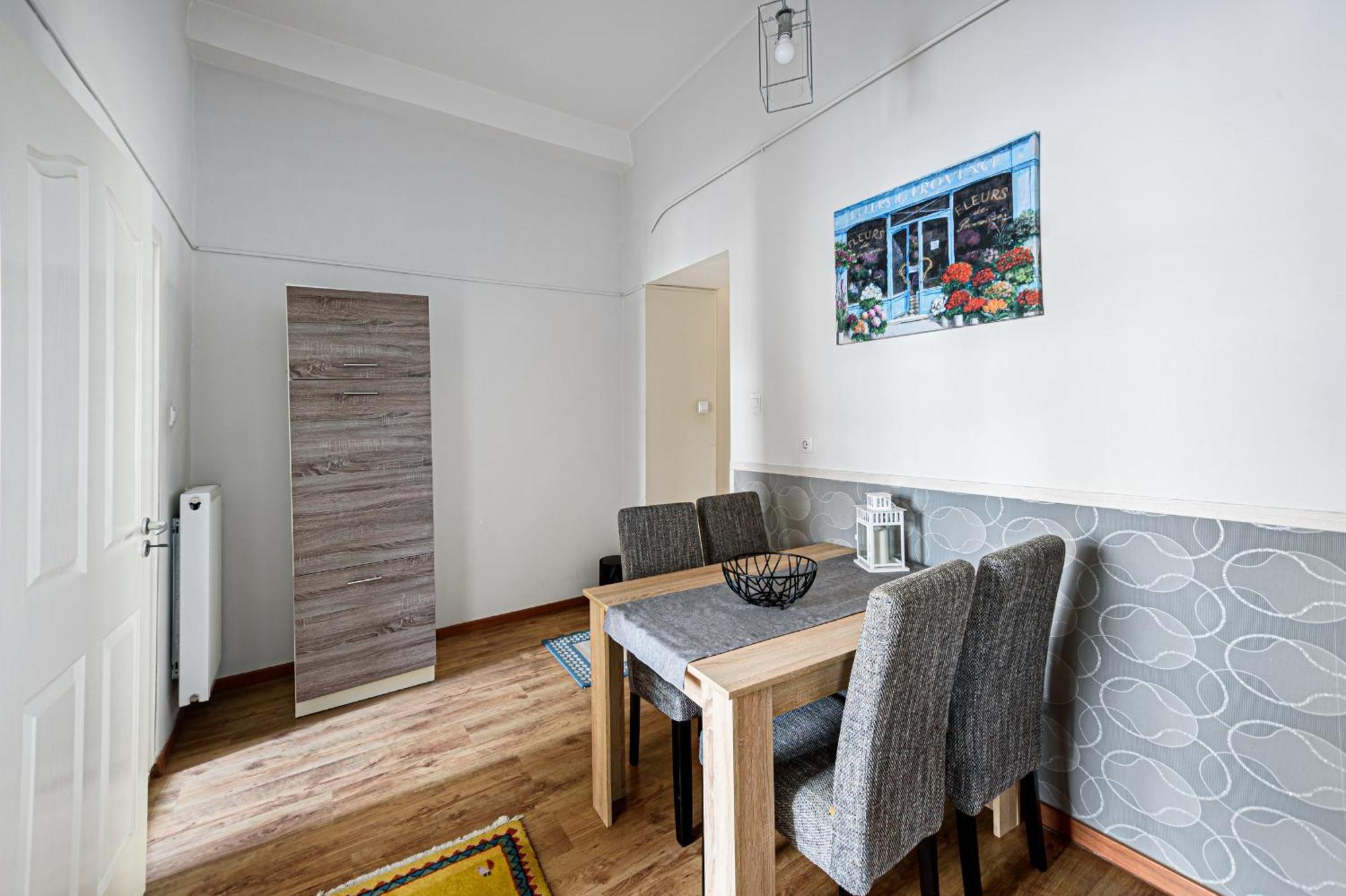 Relaxing Feeling In Nice Area Apartman *