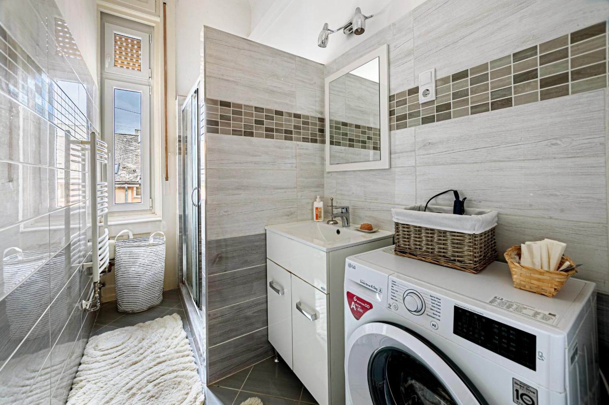 Apartman Relaxing Feeling In Nice Area Budapest