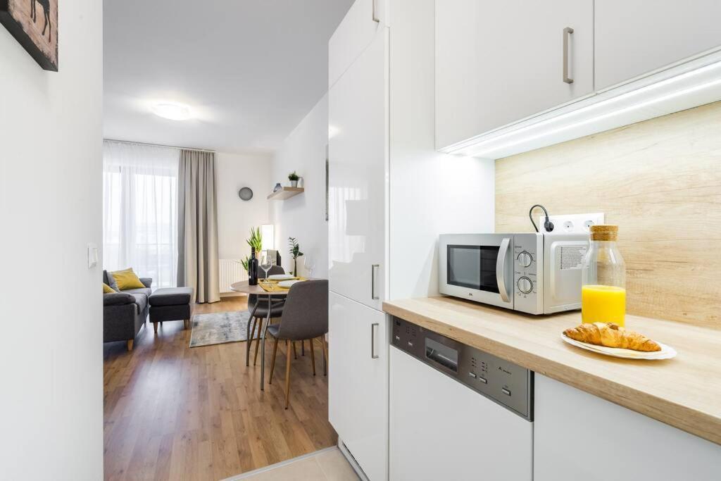 Apartment Marina At Danube - Free Private Parking! Budapest