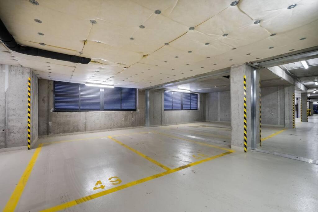 Apartment Marina At Danube - Free Private Parking! Budapest