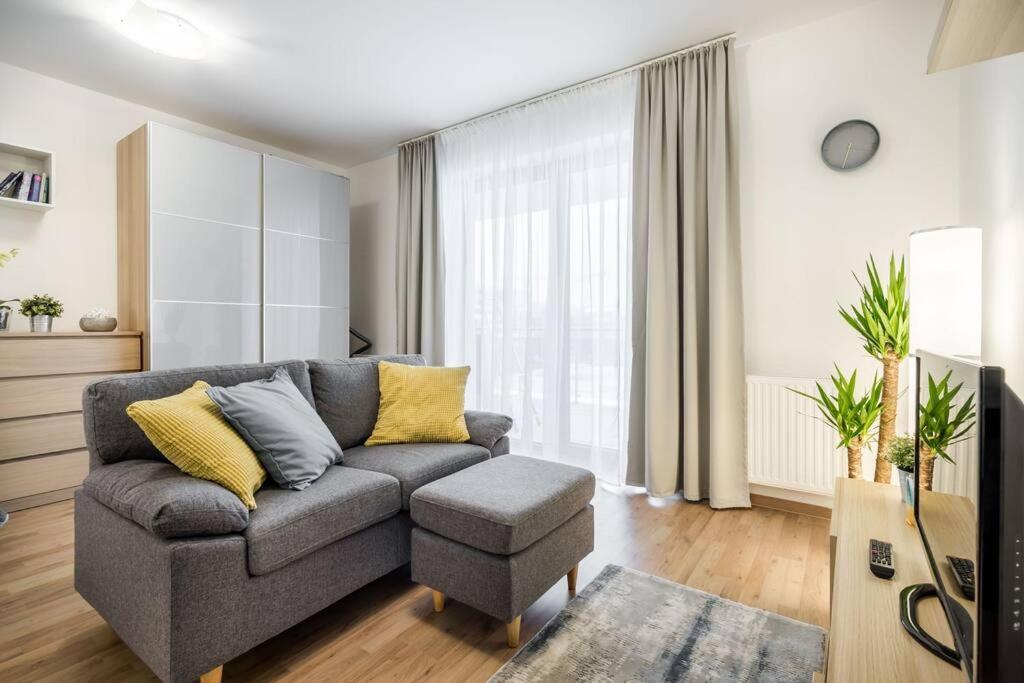 Marina At Danube - Free Private Parking! Apartment