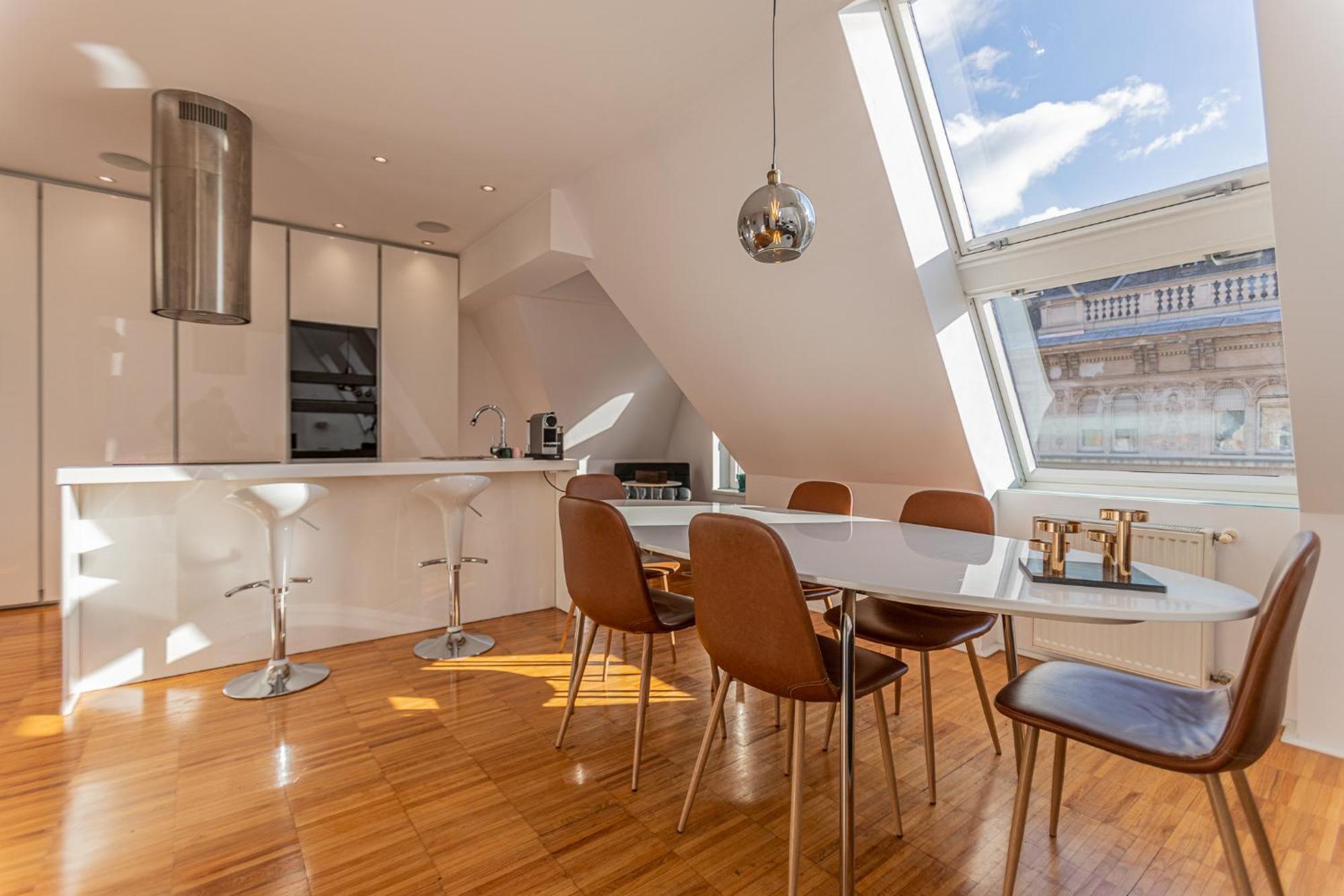 Apartment Modern Penthouse Private Terrace Jacuzzi Budapest