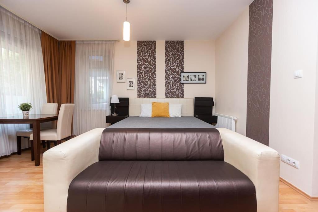 Flat On Corvin Promenade With Big Balcony