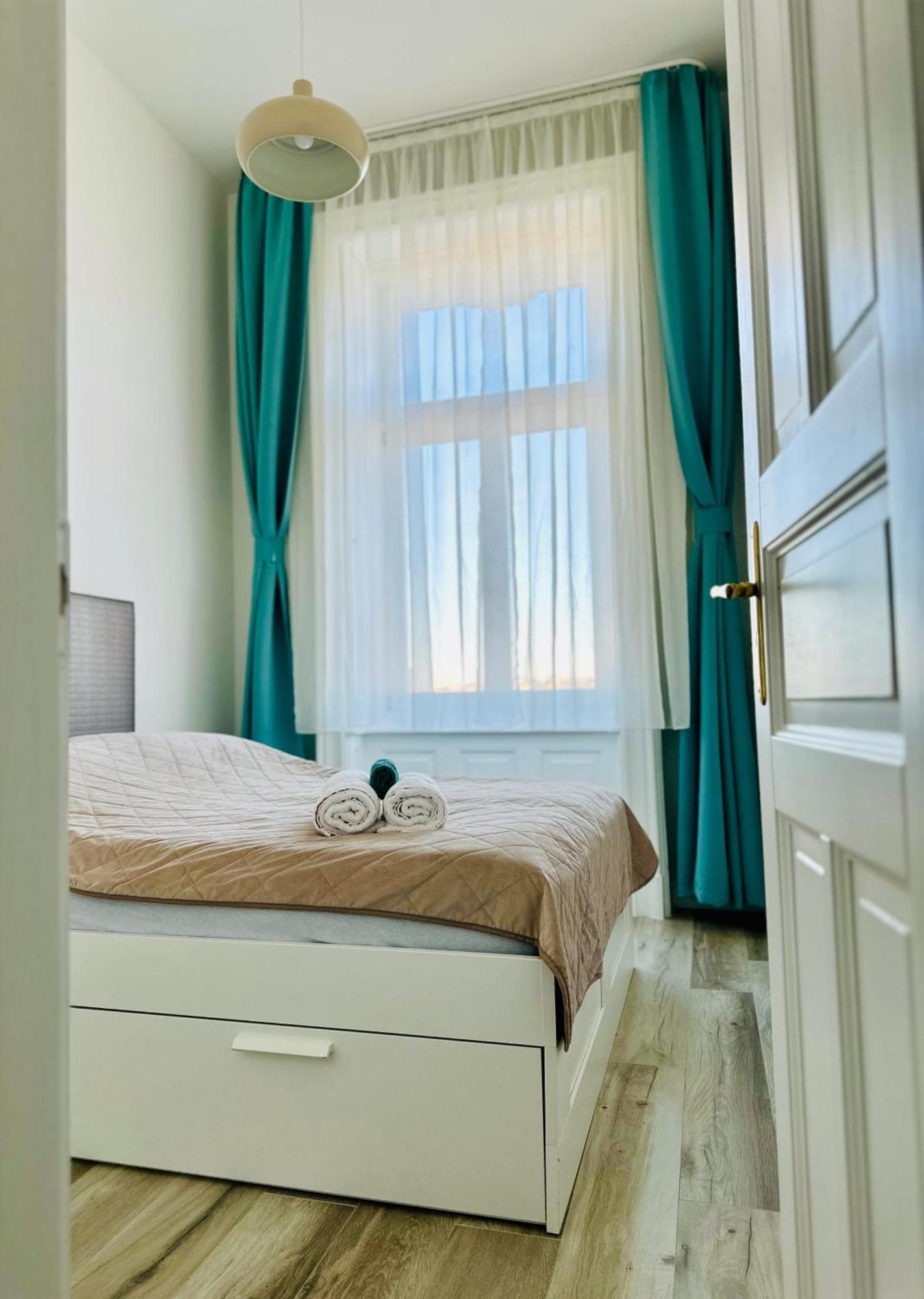 Over The Danube Apartment