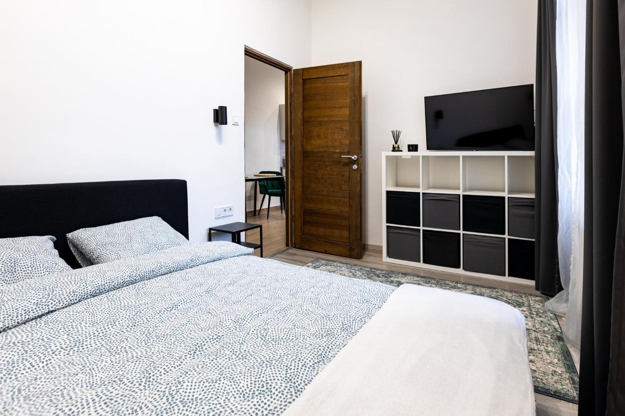 Devai With Free Netflix Near The Westend City Center Lägenhet