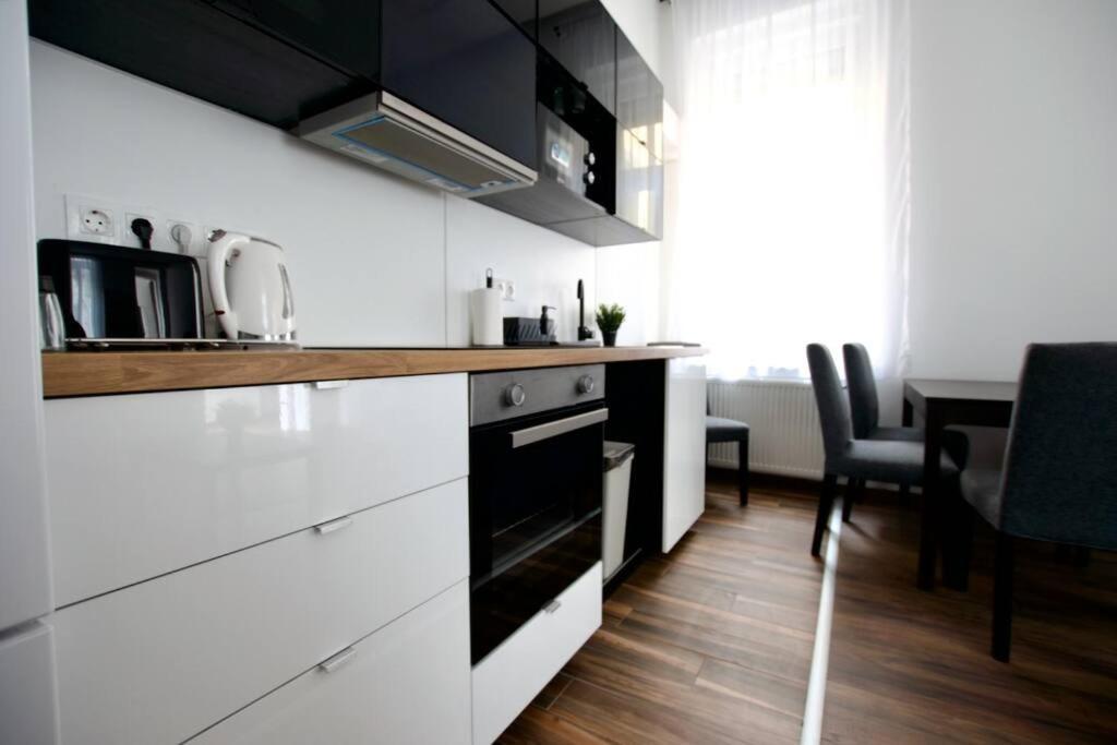 Standard By Hi5- Bajcsy 63 Apartment