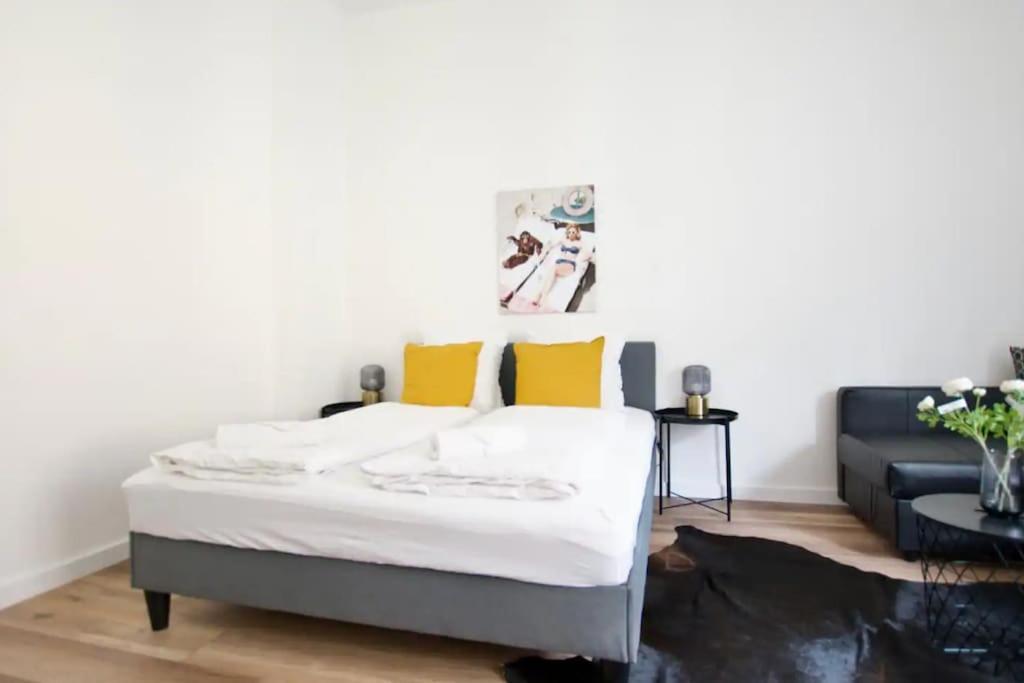 Standard By Hi5 - Tiny Studio Budapeszt