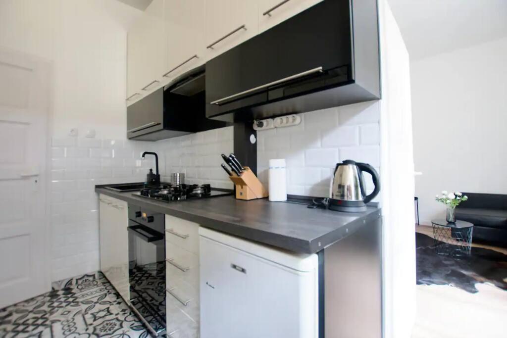 Standard By Hi5 - Tiny Studio Apartament