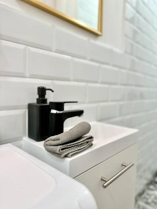 Standard By Hi5 - Tiny Studio Apartament