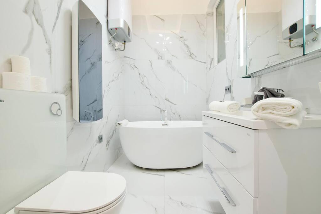 Appartamento Premium By Hi5 - 2 Bedroom In The Center