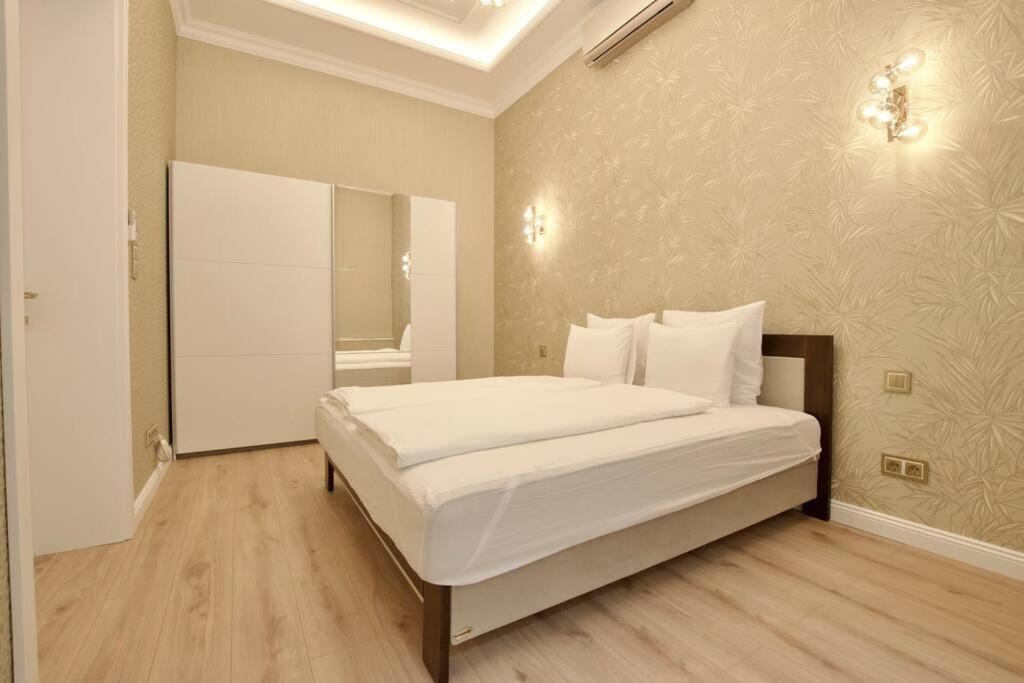 Premium By Hi5 - 2 Bedroom In The Center Appartamento Budapest