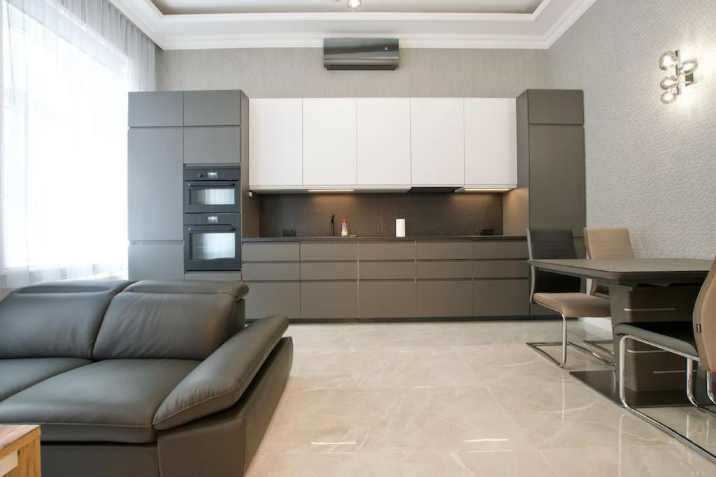 Appartamento Premium By Hi5 - 2 Bedroom In The Center Budapest