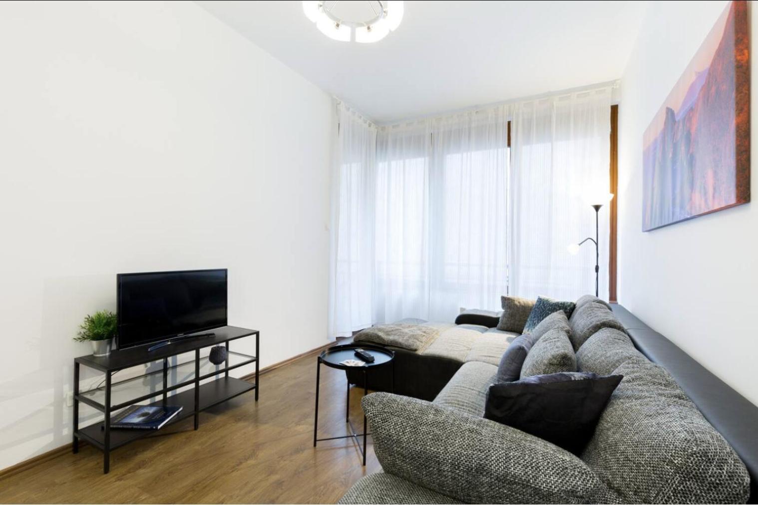 Kazinczy 3 Jewish Hq Bedroom + Living With Balcony Budapest