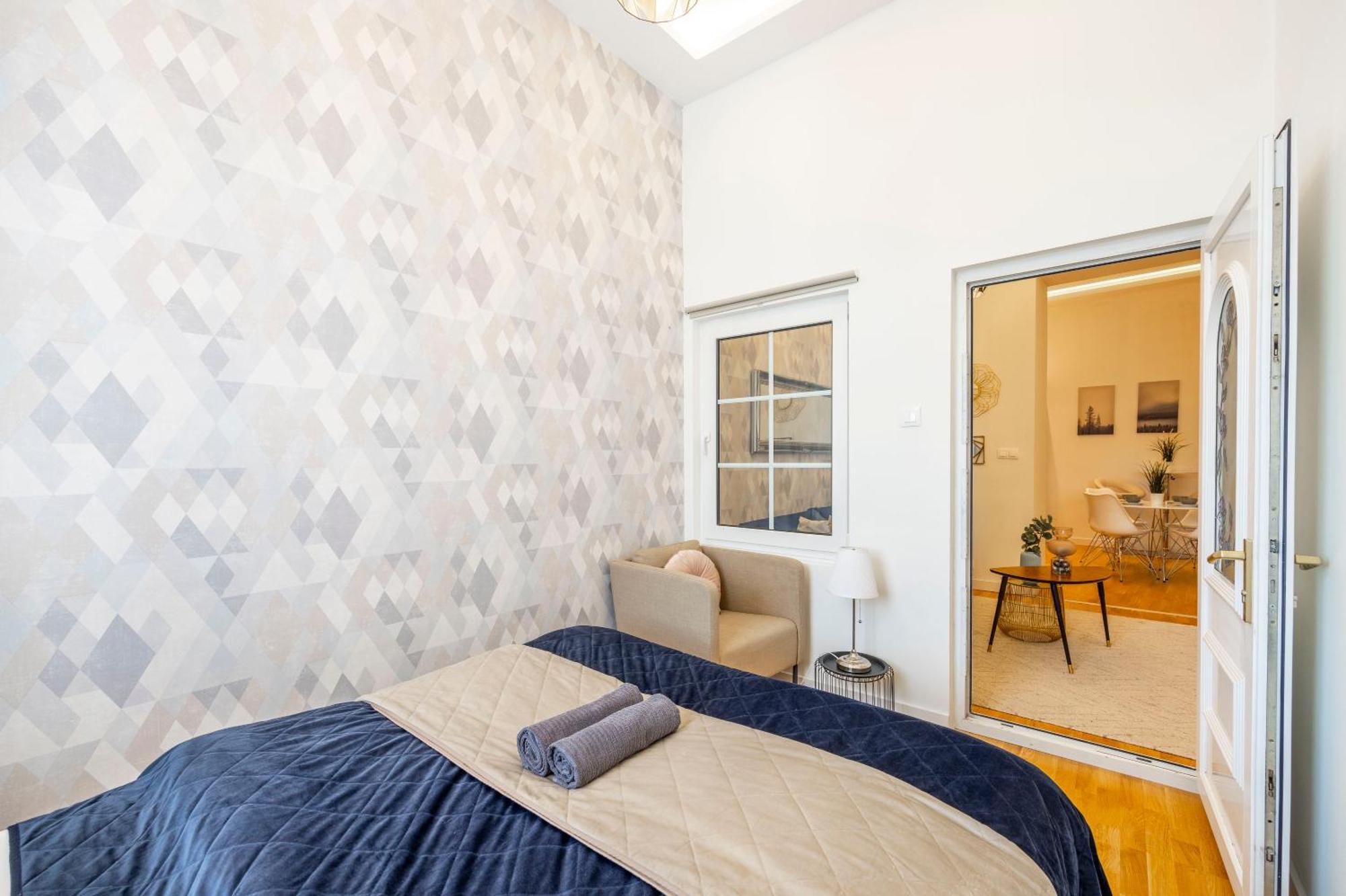 Luxury Quentin 3 Bedrm, 2 Bathrm Budapest