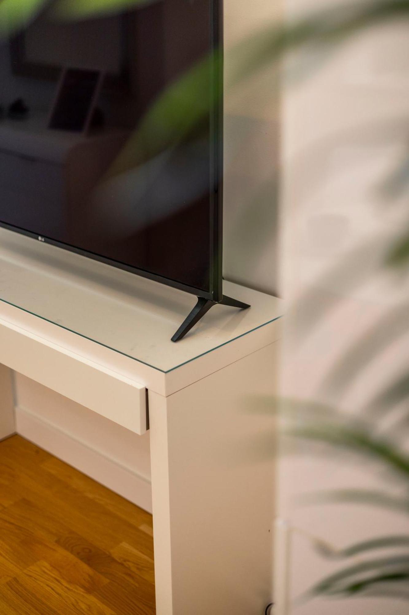 Luxury Quentin 3 Bedrm, 2 Bathrm Apartment