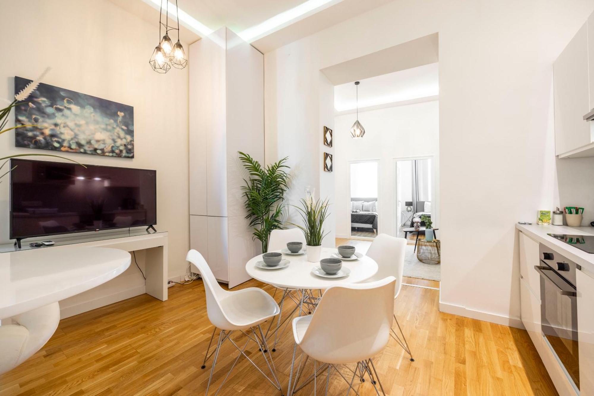 Luxury Quentin 3 Bedrm, 2 Bathrm *