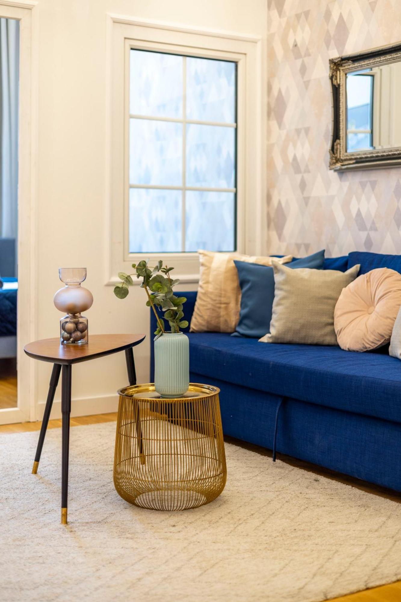 Luxury Quentin 3 Bedrm, 2 Bathrm Apartment
