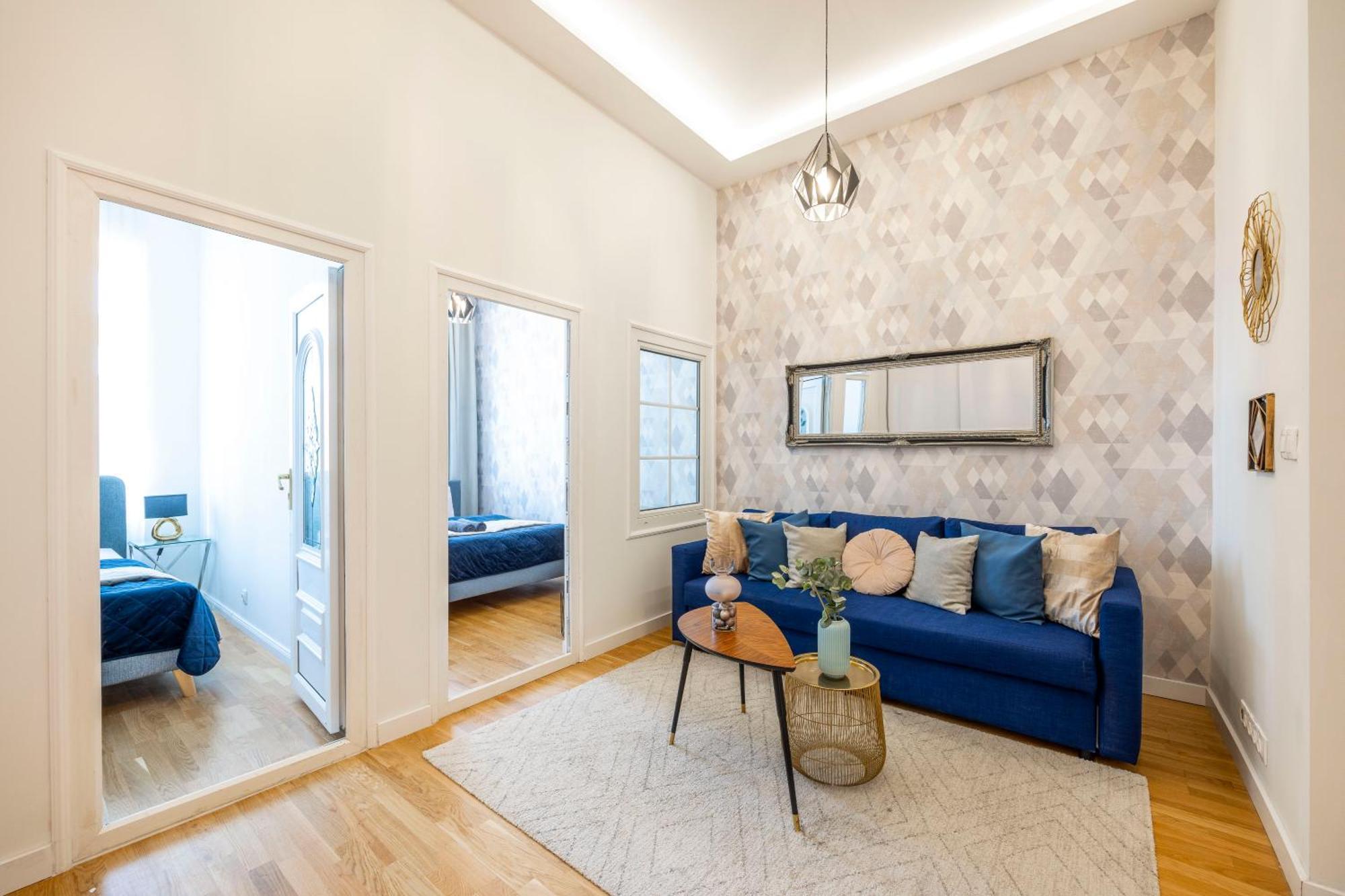 Luxury Quentin 3 Bedrm, 2 Bathrm Apartment *