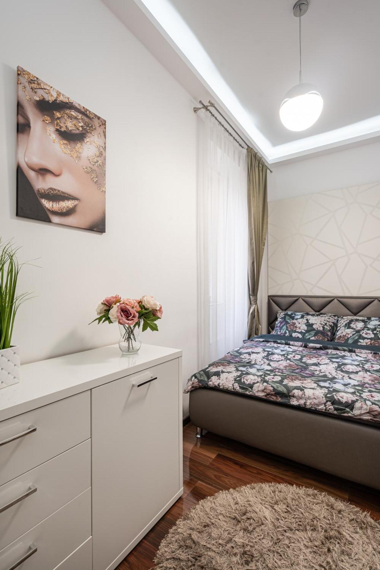 Centrum Opera Luxury With Free Garage