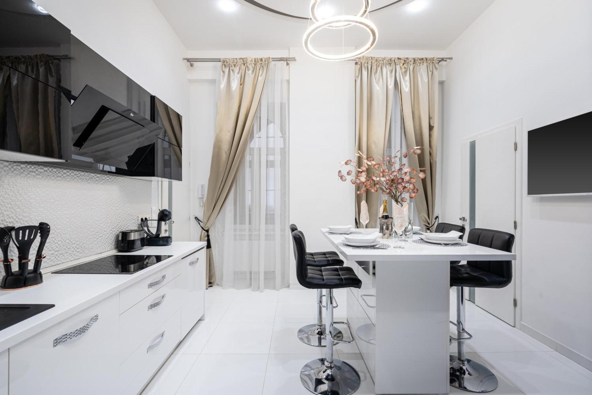 Opera Balkony Luxury With Free Parking