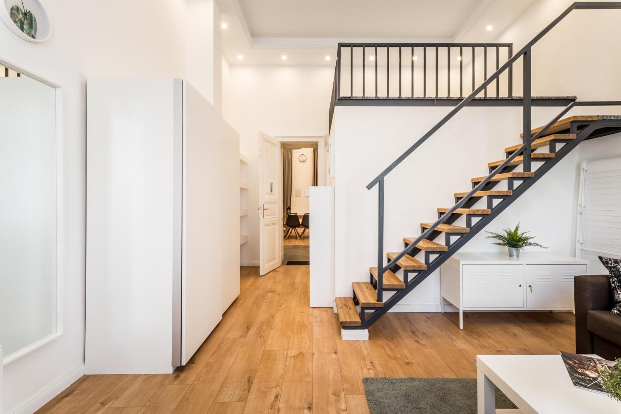 Grand Avenue Apartment