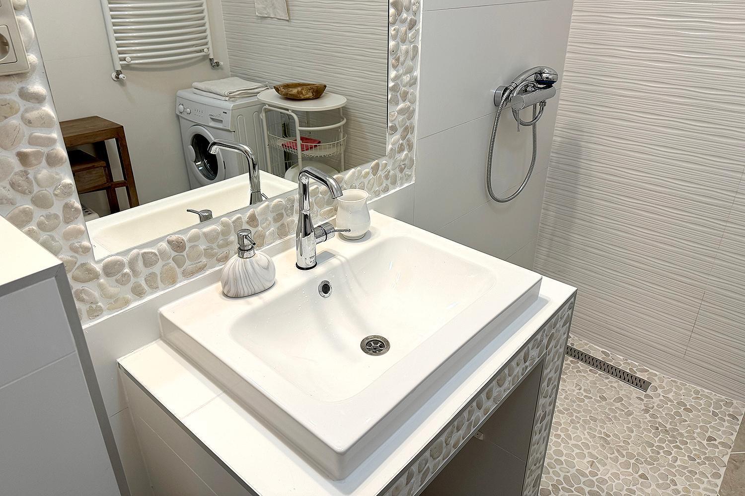 Full 2bdr Garden House Near To Downtown Metro Free Parking