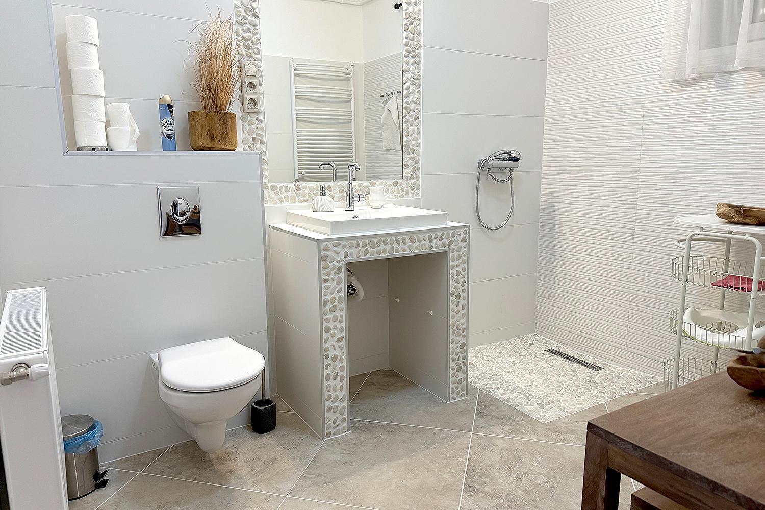 Full 2bdr Garden House Near To Downtown Metro Free Parking * Budapest