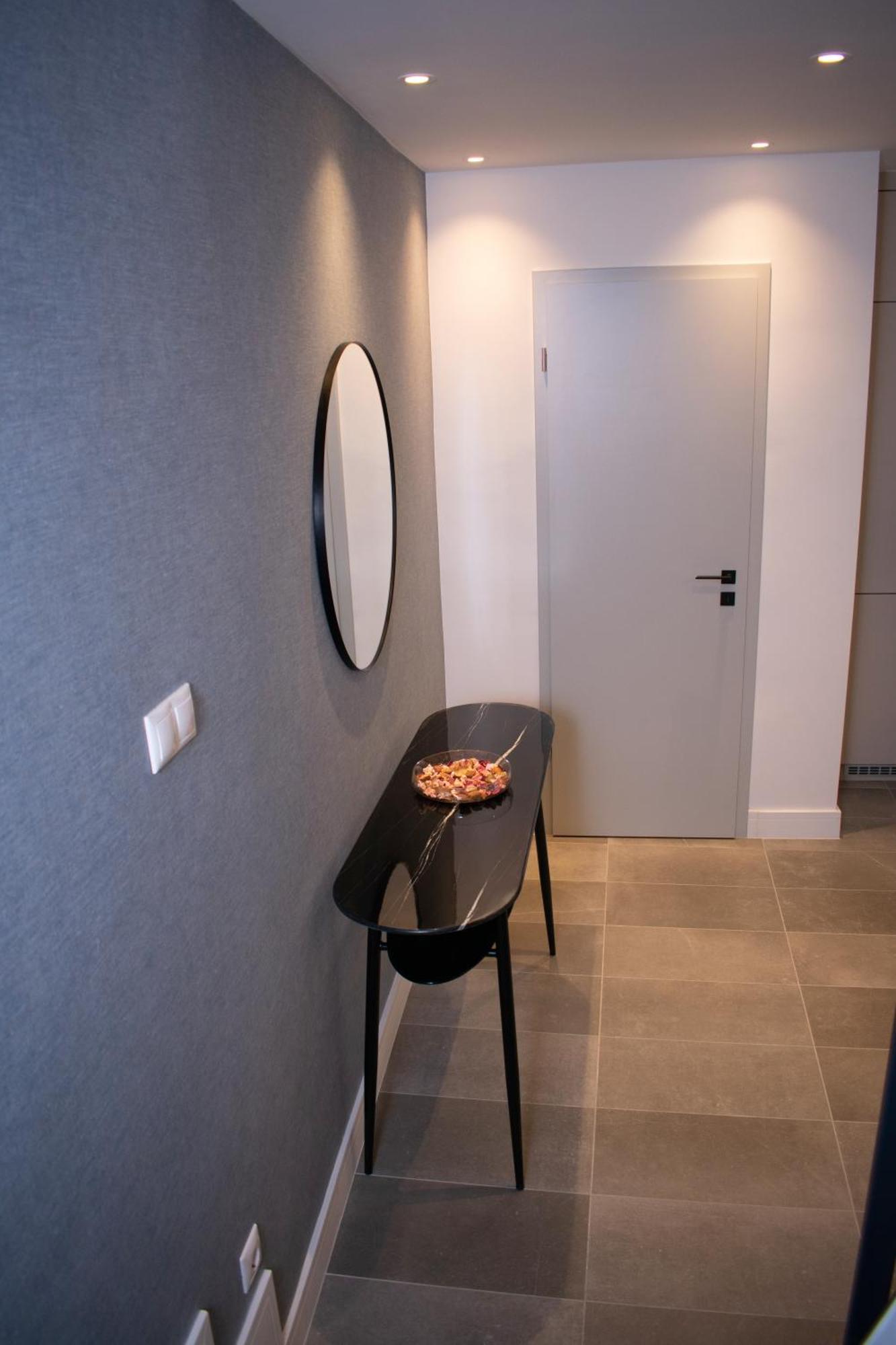 Luxury Cozy 2 Bdr Downtown Apt.5 *