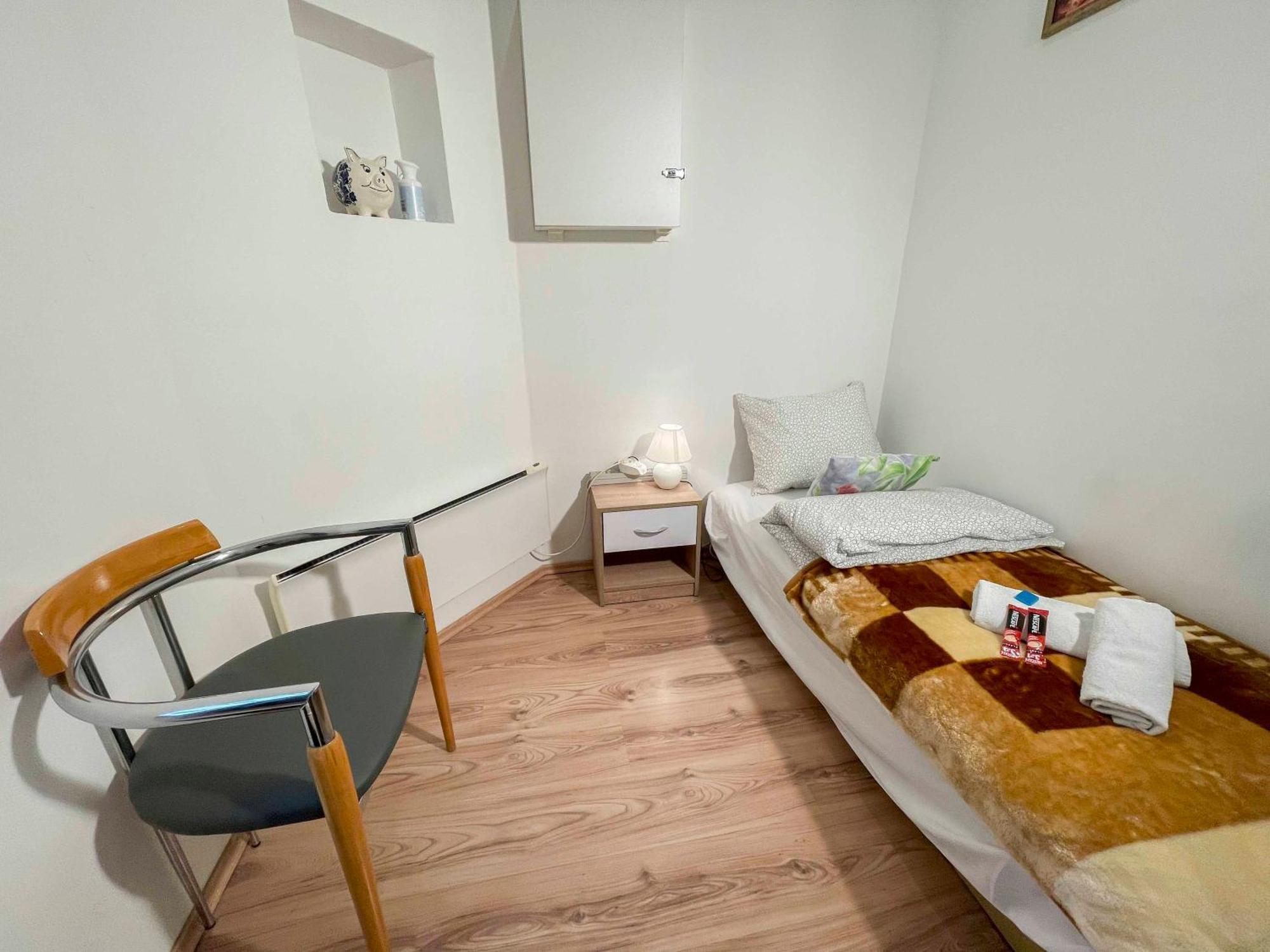 Free Garage!!! Downtown Near The New York Coffee House Apartment Budapest