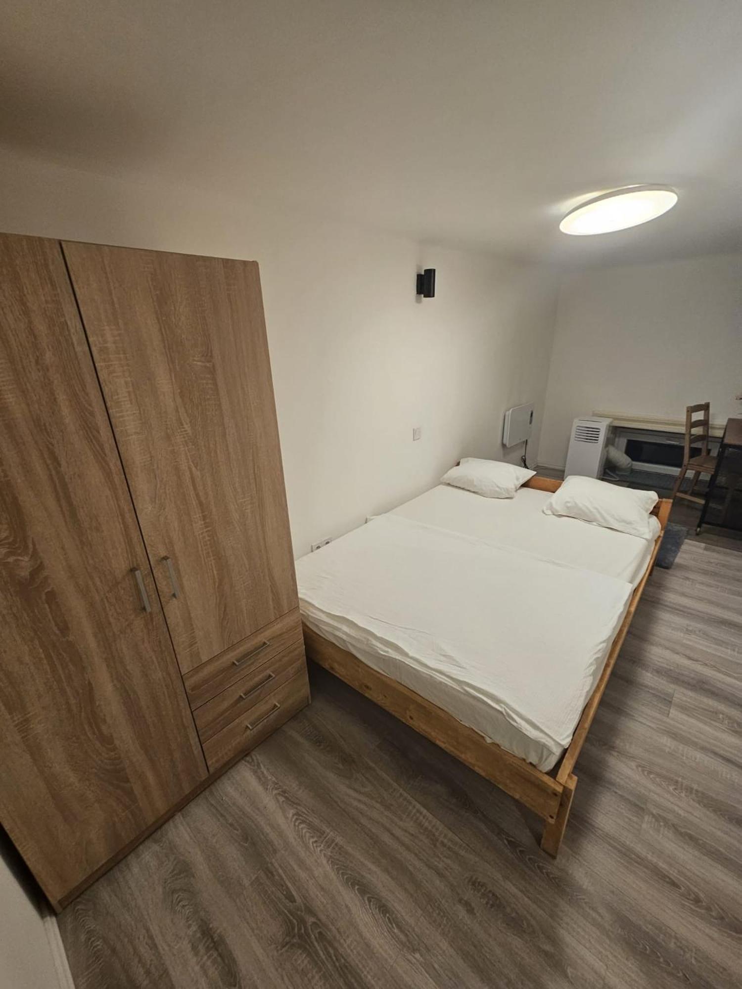 7dab 4 Josika 28 Contactless Self Check-in Guest house