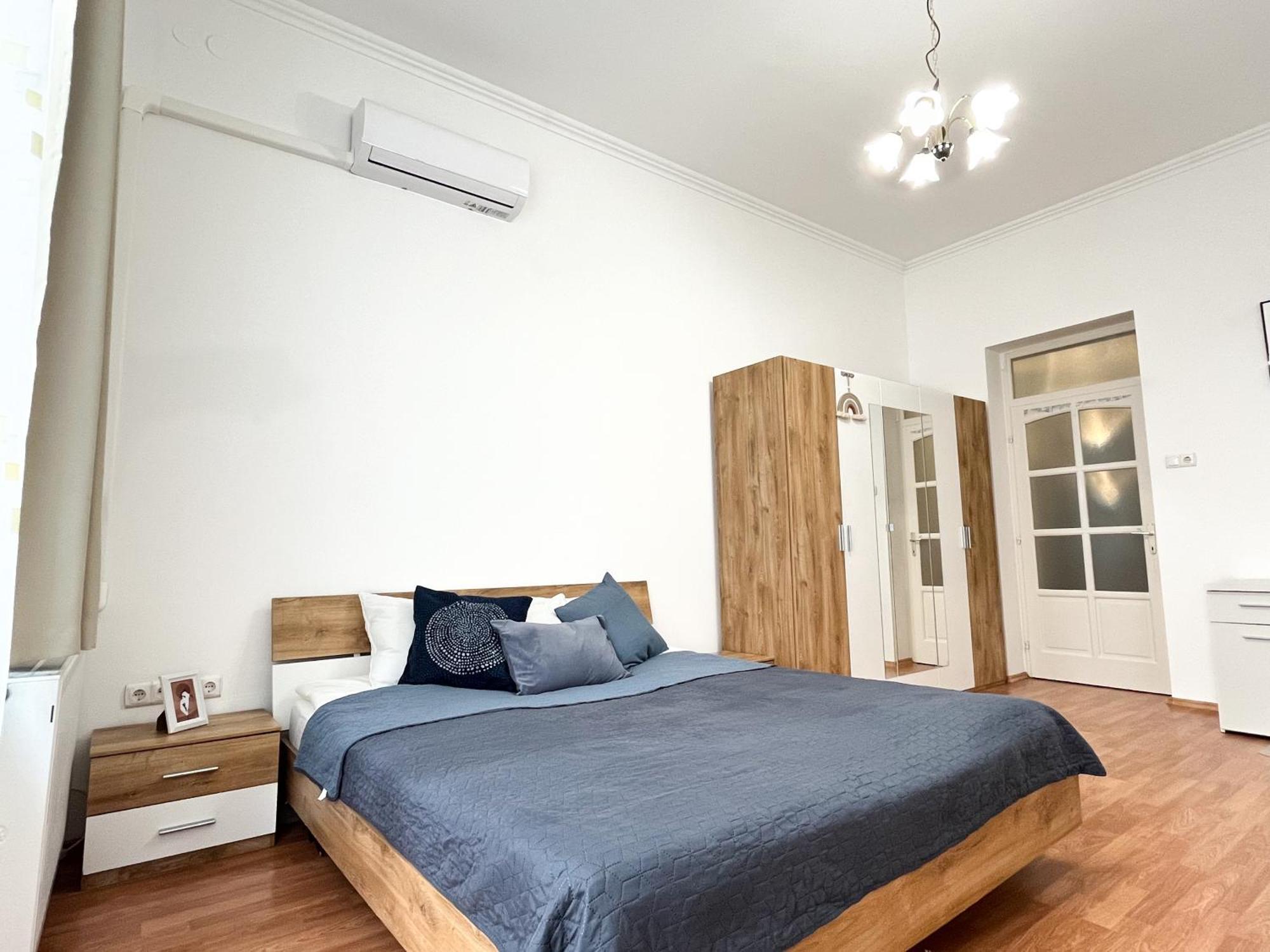 Majestic Residency - 3 Bedrooms Apartment *