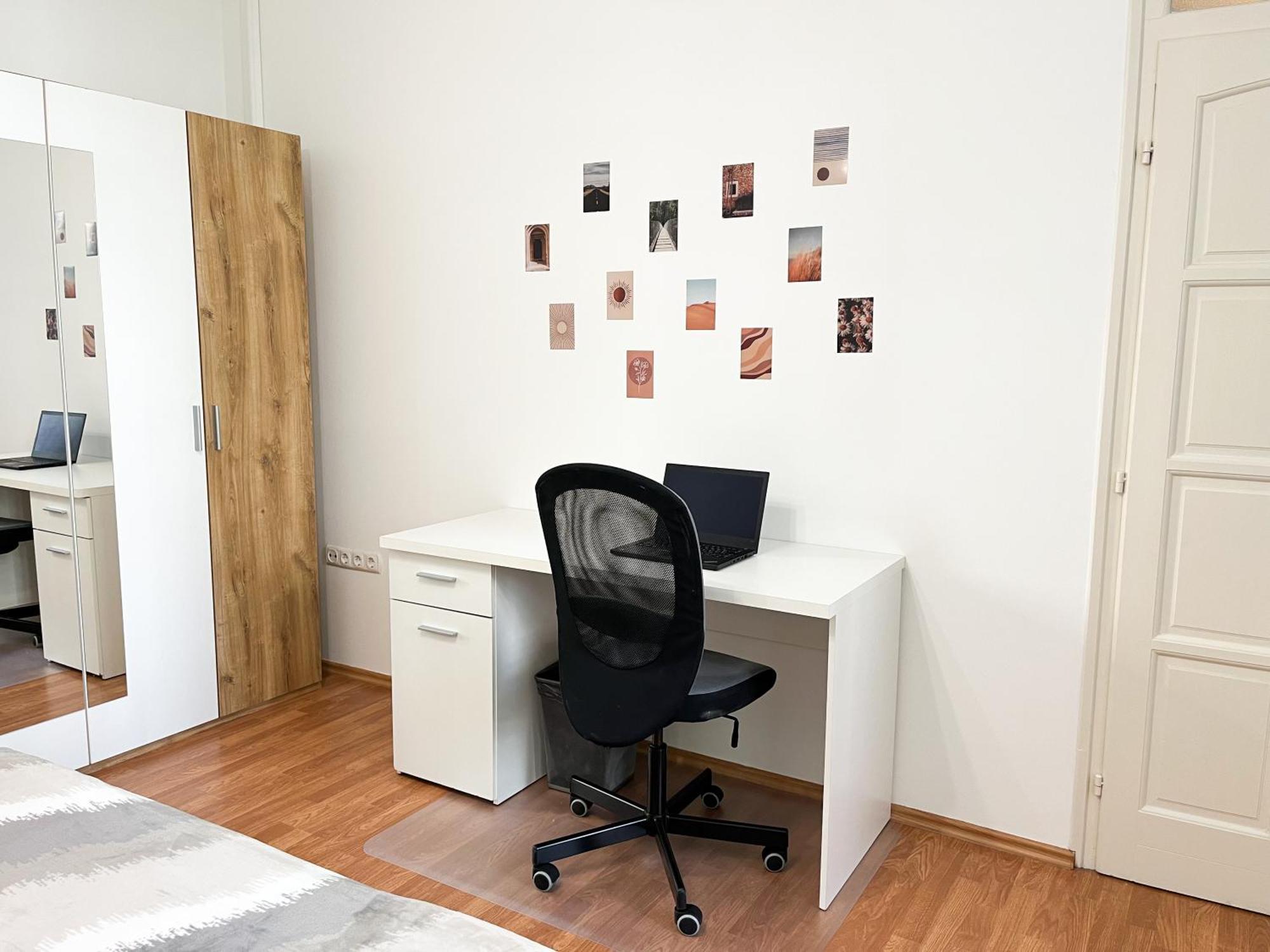 Majestic Residency - 3 Bedrooms Apartment *
