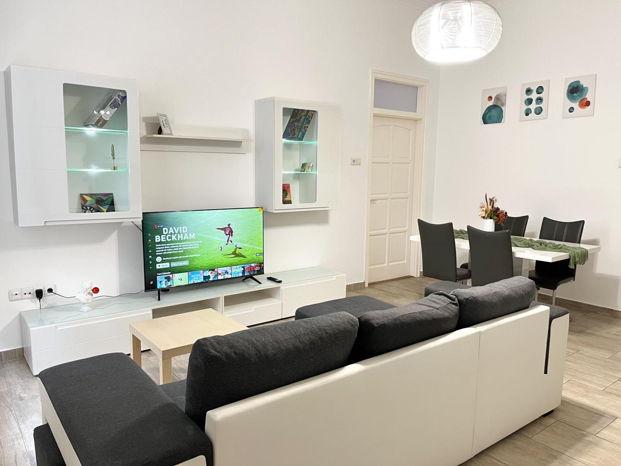 Majestic Residency - 3 Bedrooms *