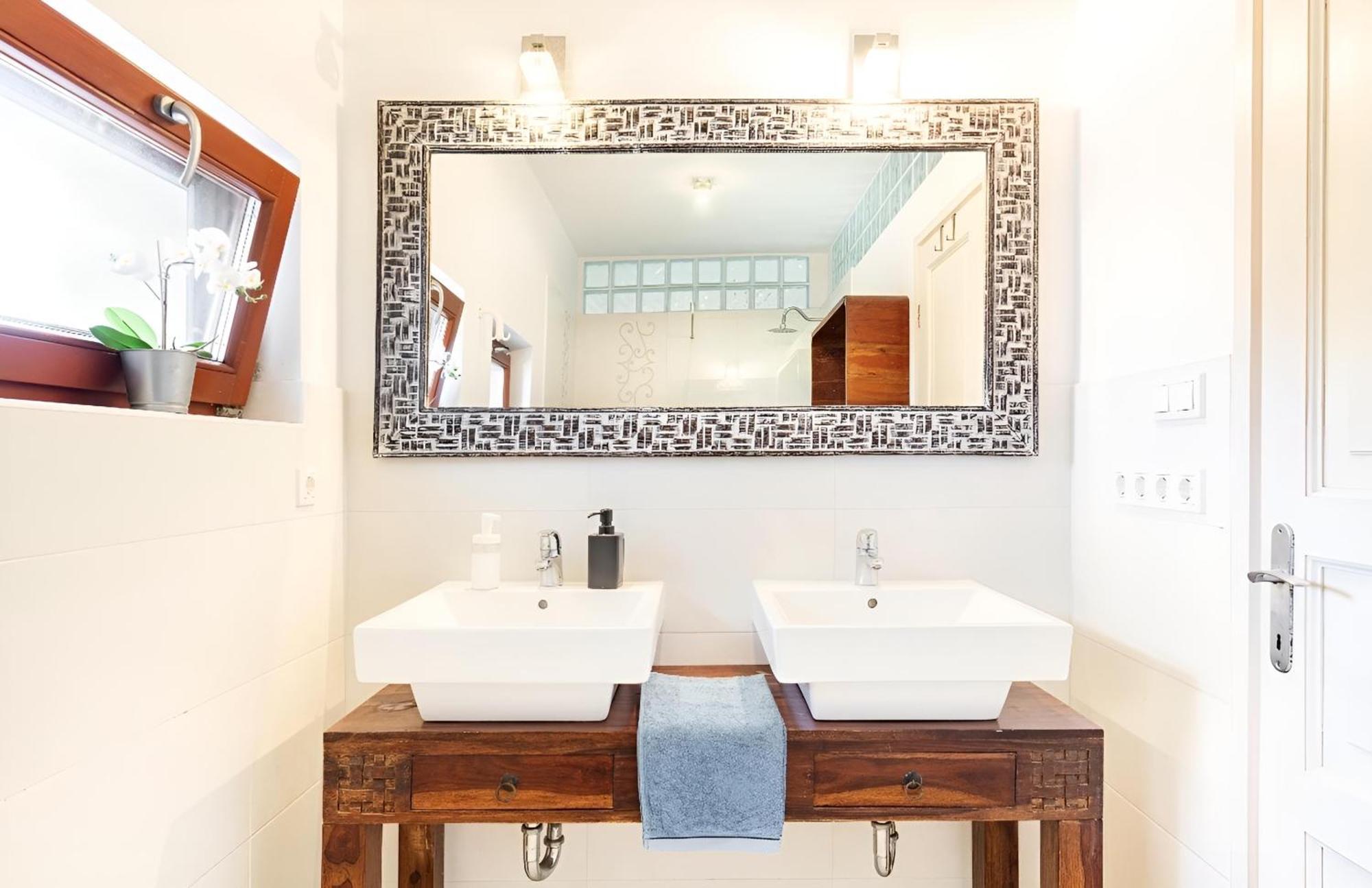 Maharaja Mountain Palace With Free Privat Parking And Garden Apartment Budapest