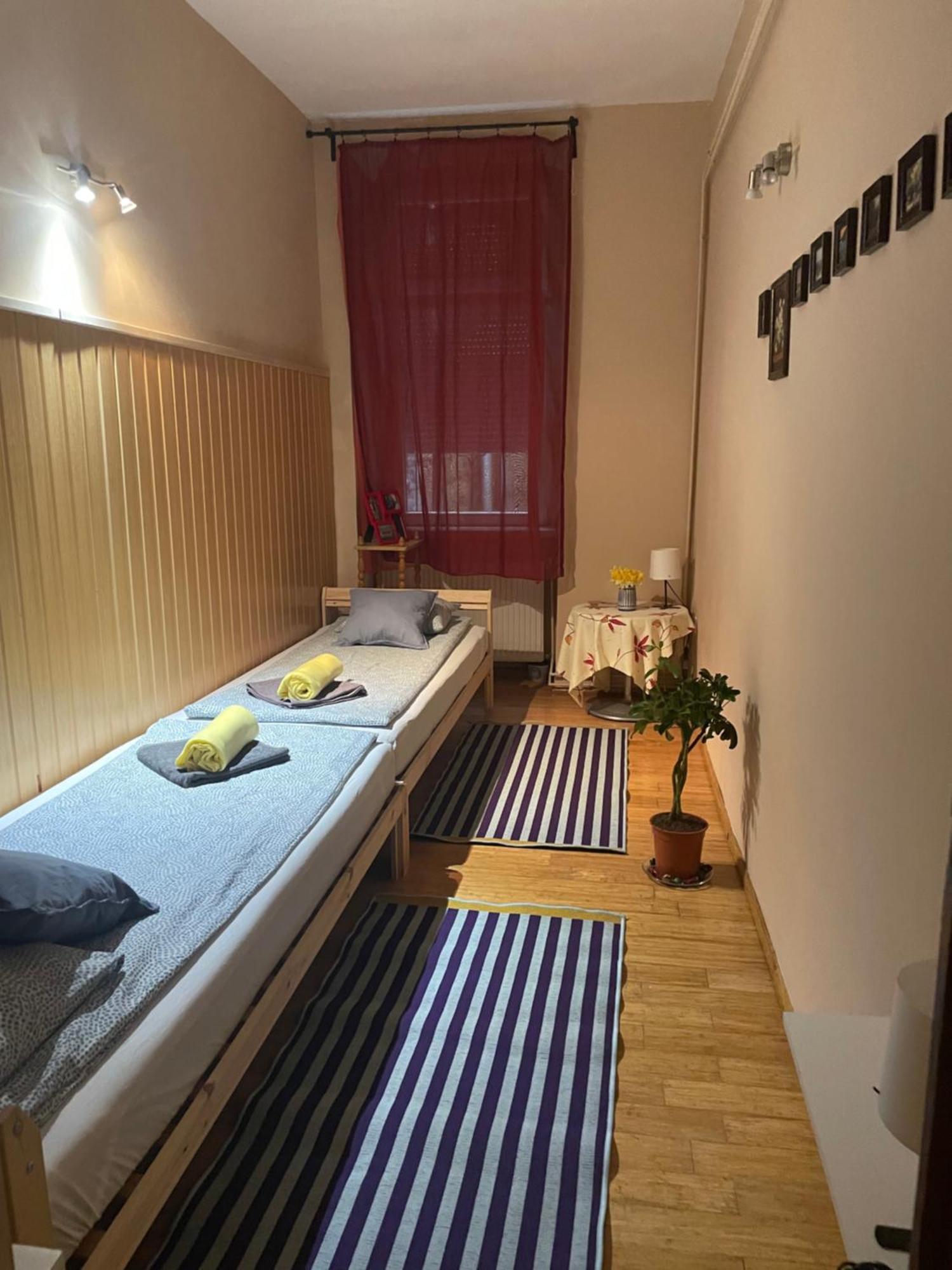 Clark Apartman ** *
