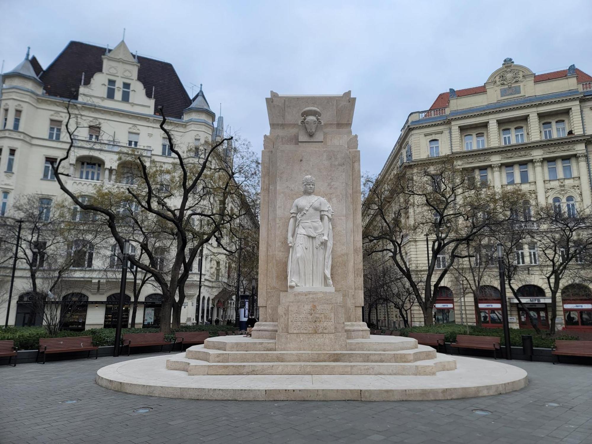 Bliss * Budapest