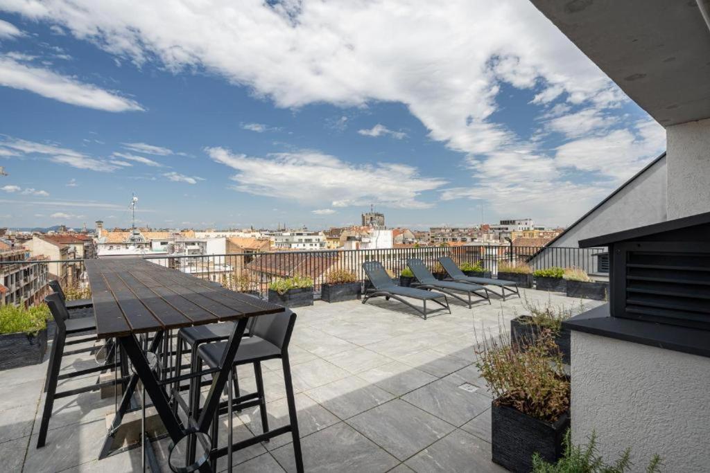 New Blue Danube With Balcony And Parking