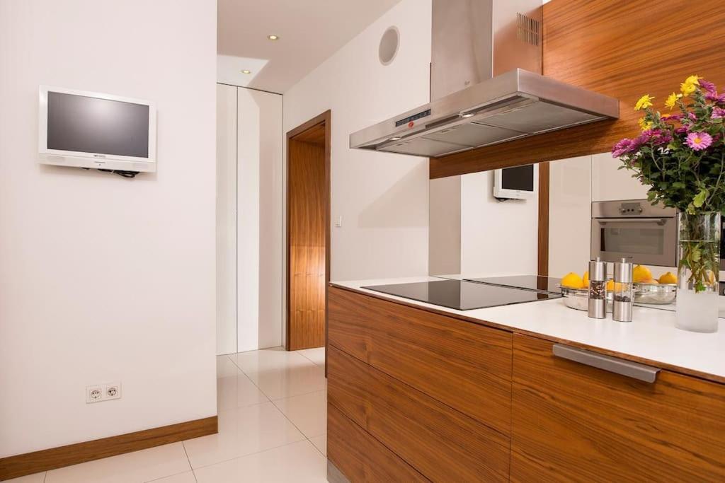 Apartment Orangehomes One Bedroom With Fireplace *